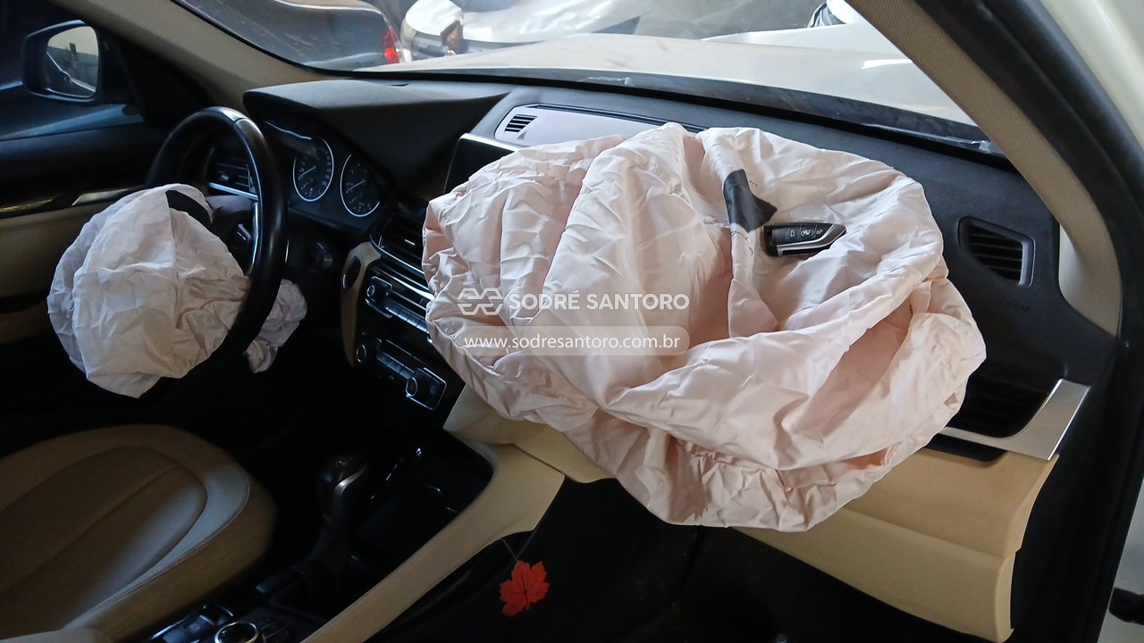 Bmw X1 S20i Activeflex - 2017/2018 — foto 6 de 12
