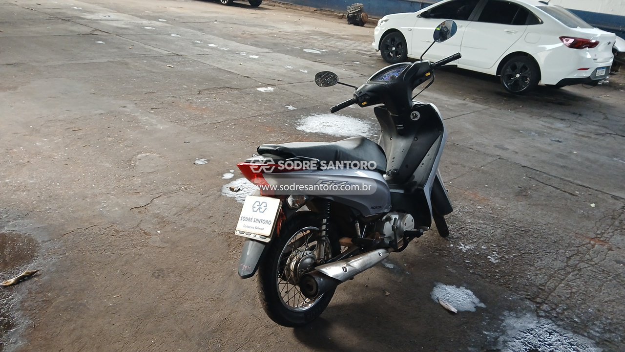 Honda Biz 125 ES - 2014/2015 — foto 4 de 12