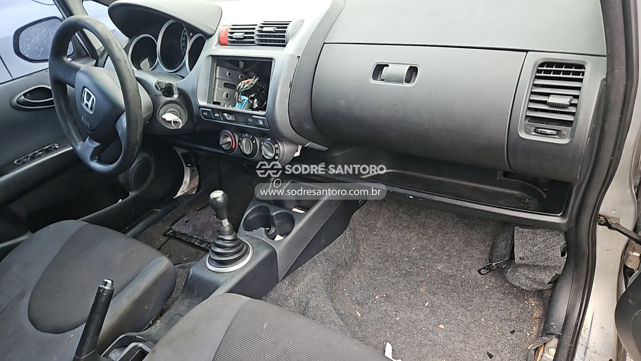 Honda Fit LX - 2004/2005 — foto 7 de 12
