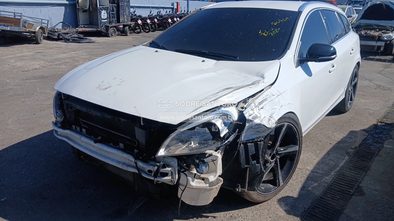 Volvo V60 2.0 T5 RD CF - 2012/2013 — foto 3 de 12