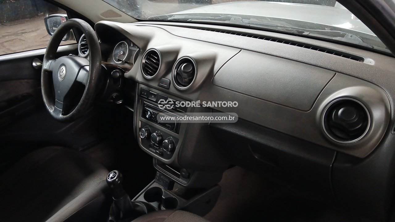 Volkswagen Voyage 1.6 Comfortl - 2009/2010 — foto 6 de 12