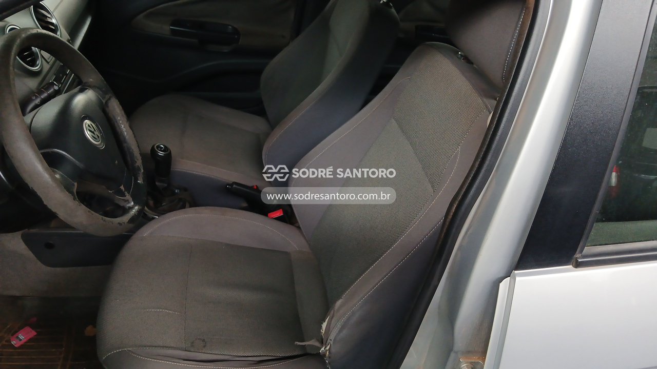 Volkswagen Voyage 1.6 Comfortl - 2009/2010 — foto 8 de 12
