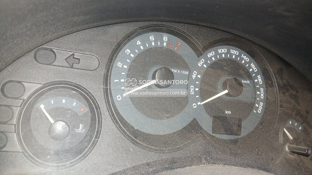 Chevrolet Classic LS - 2011/2012 — foto 7 de 12