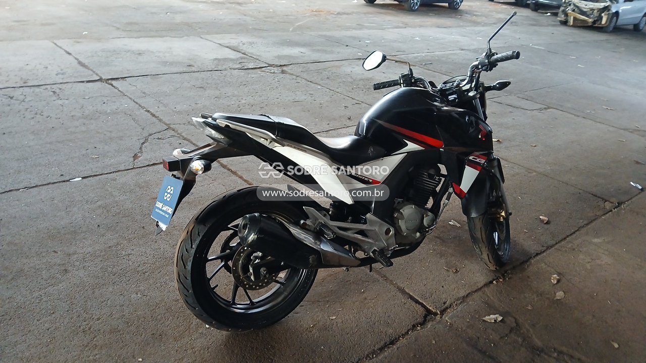 Honda CB 250f Twister - 2017/2017 — foto 4 de 12