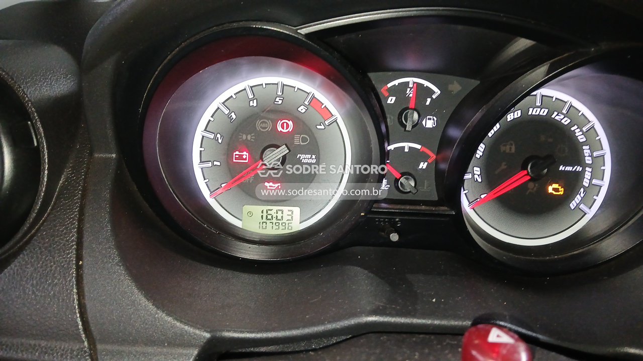 Ford Fiesta Flex - 2013/2014 — foto 7 de 12
