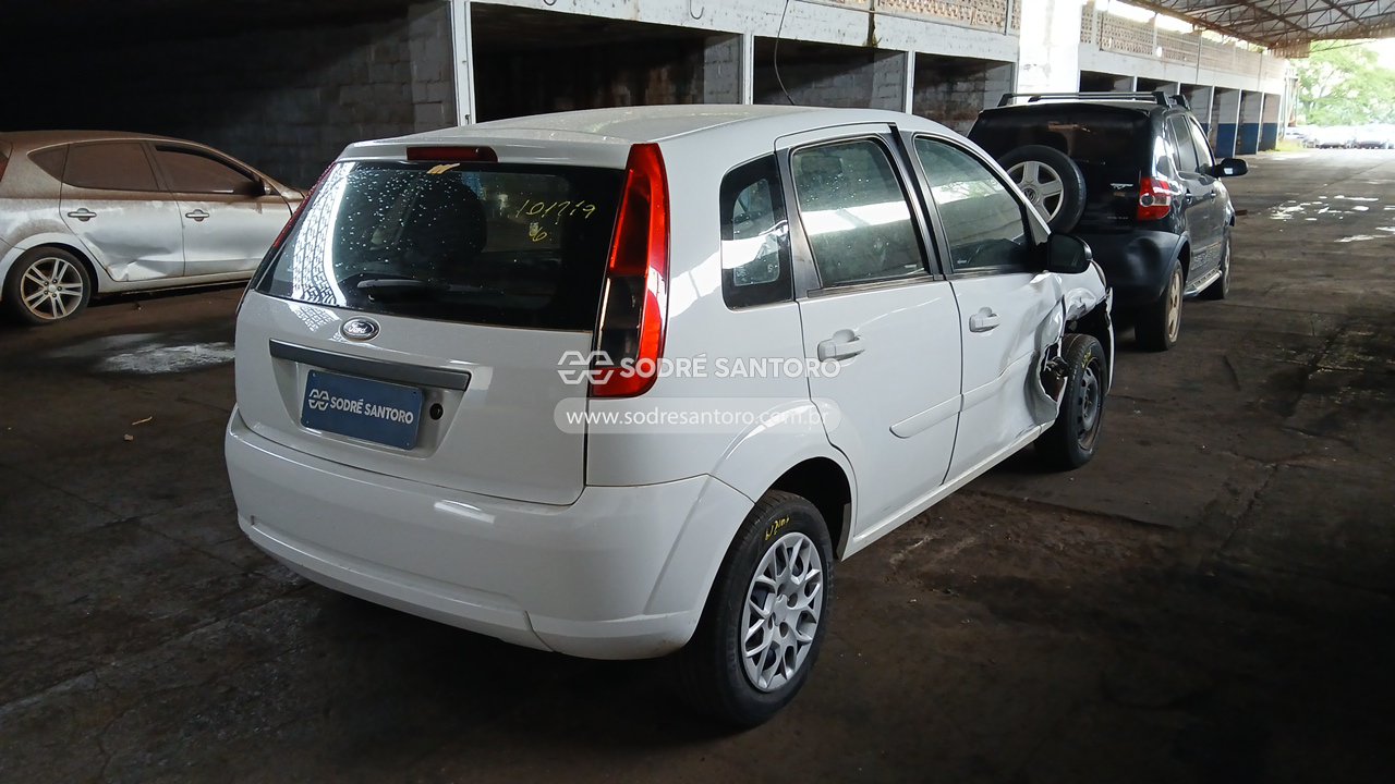 Ford Fiesta Flex - 2013/2014 — foto 4 de 12