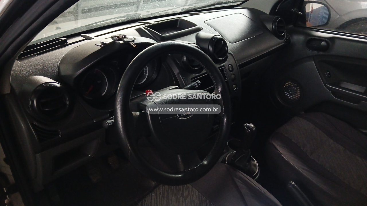 Ford Fiesta Flex - 2013/2014 — foto 6 de 12