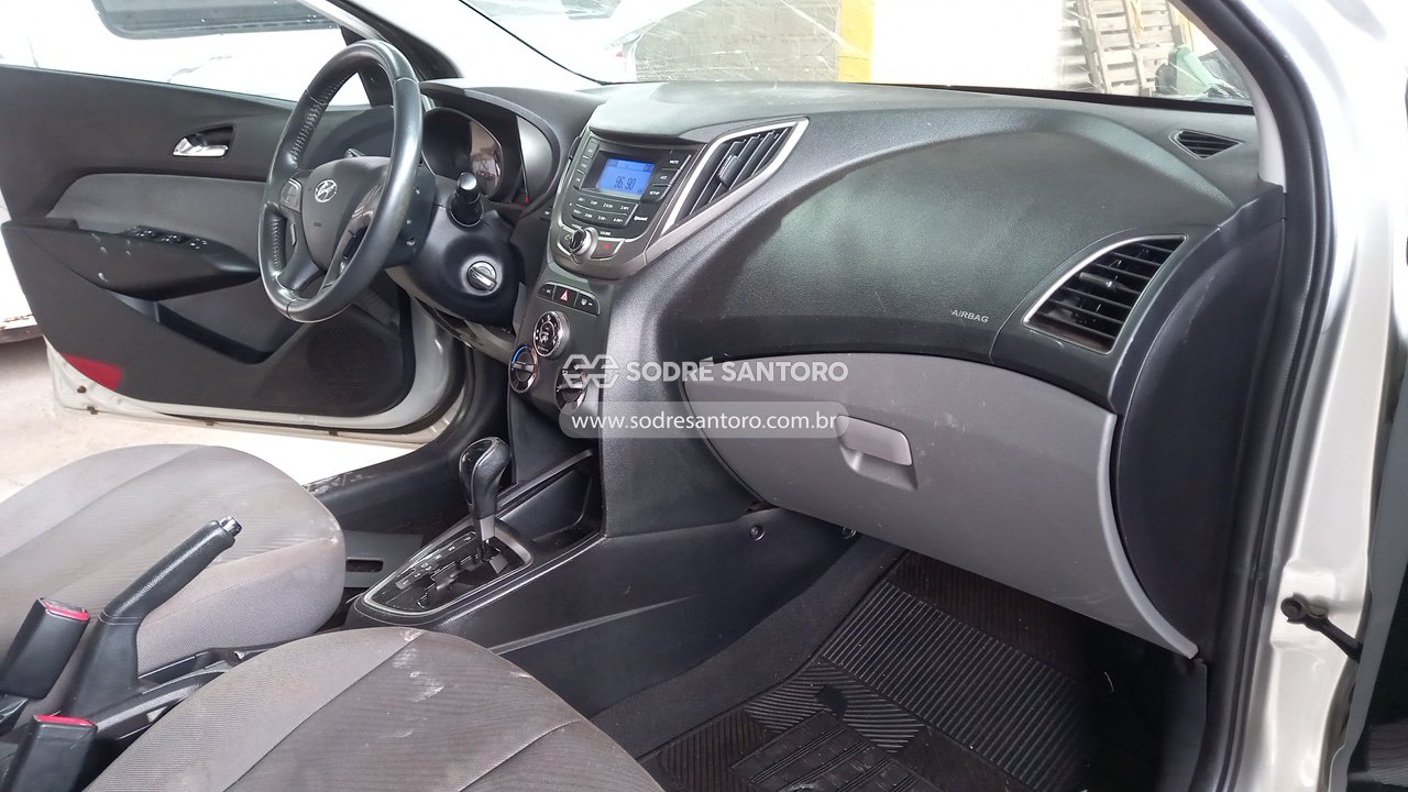 Hyundai Hb20s 1.6a Prem - 2015/2015 — foto 8 de 12