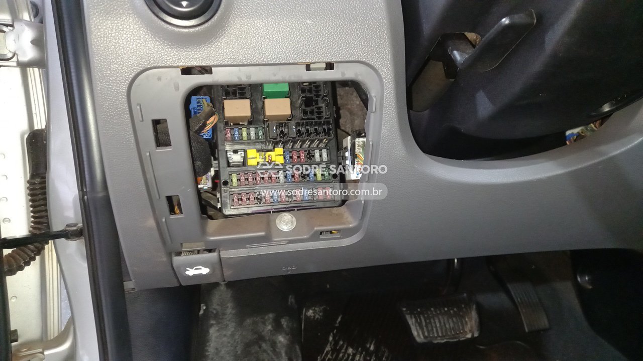 Hyundai Hb20s 1.6a Prem - 2015/2015 — foto 12 de 12