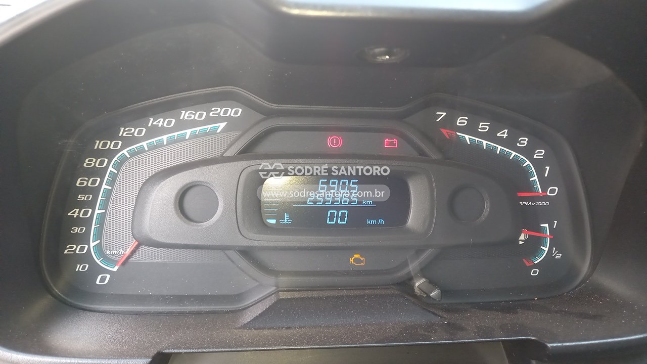 Chevrolet Montana LS - 2014/2015 — foto 7 de 12