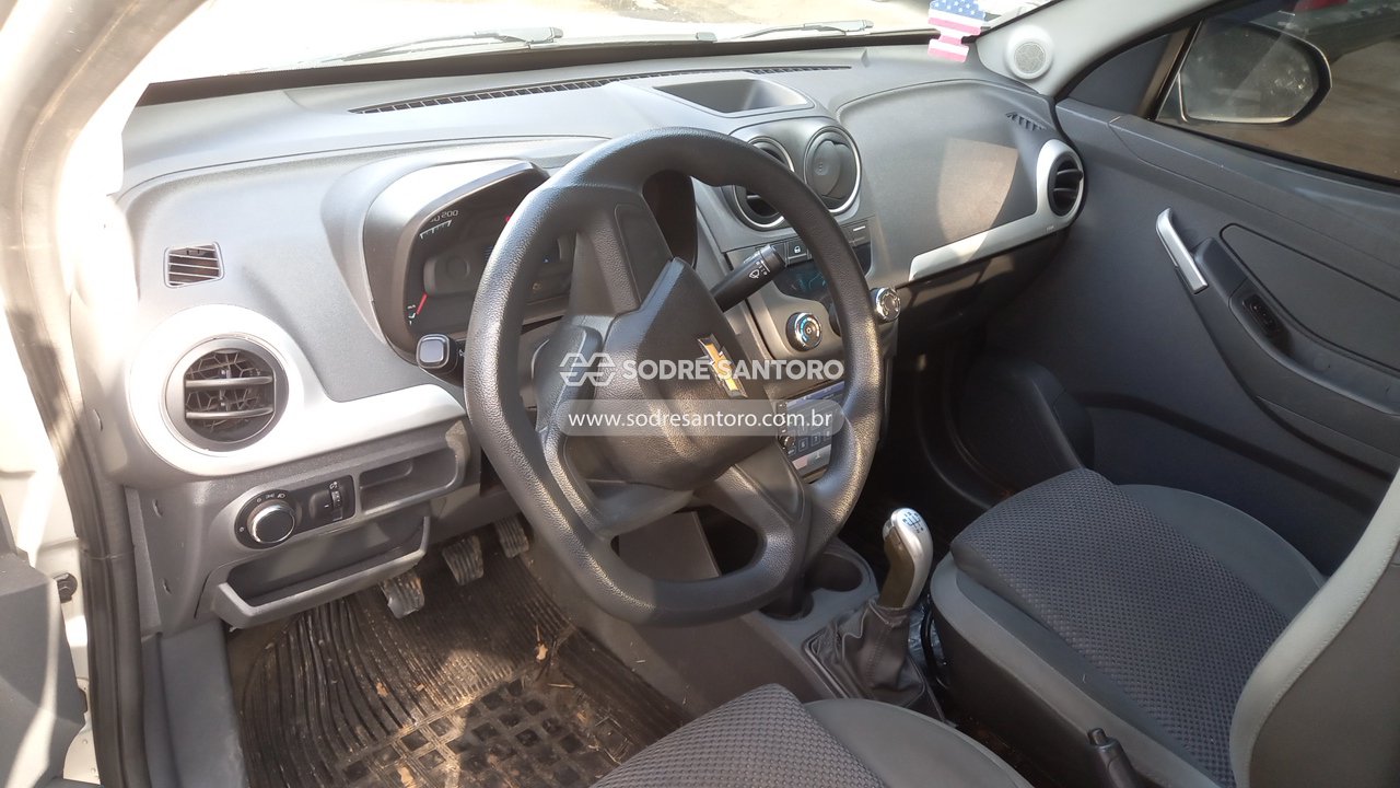 Chevrolet Montana LS - 2014/2015 — foto 6 de 12