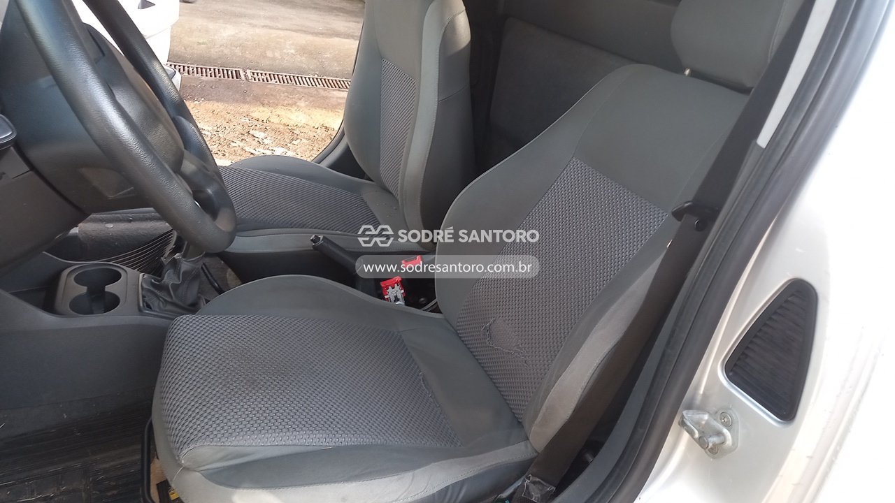 Chevrolet Montana LS - 2014/2015 — foto 9 de 12