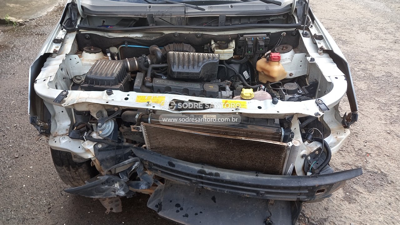 Chevrolet Montana LS - 2014/2015 — foto 5 de 12
