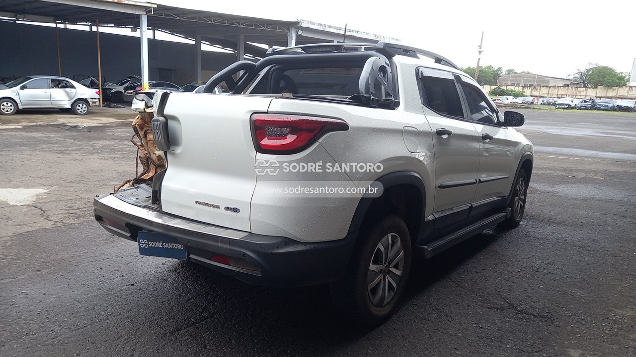 Fiat Toro Freedom AT - 2016/2017 — foto 4 de 12