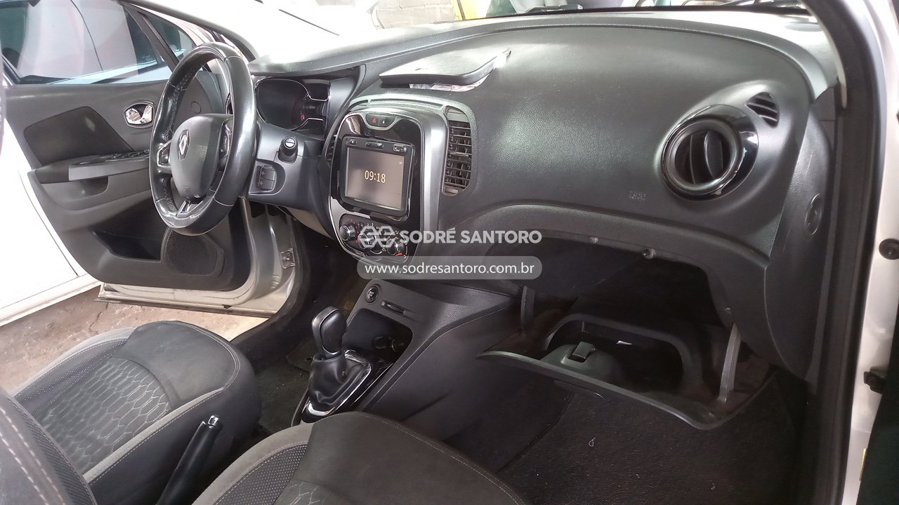 Renault Captur Zen 16a - 2017/2018 — foto 8 de 12