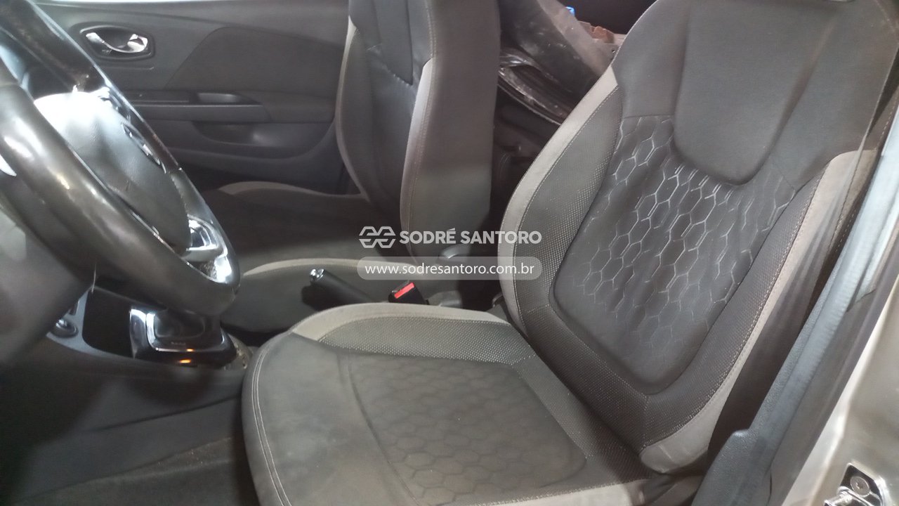Renault Captur Zen 16a - 2017/2018 — foto 9 de 12