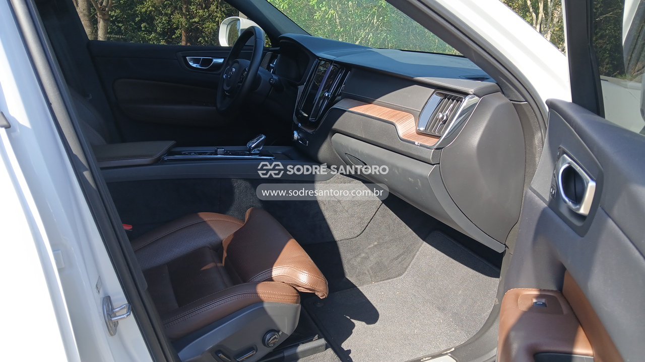 Volvo Xc60 T8 Ultimate - 2023/2023 — foto 7 de 12