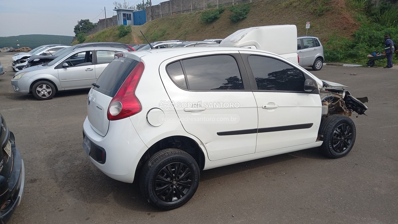 Fiat Palio Attractiv 1.0 - 2014/2014 — foto 4 de 12