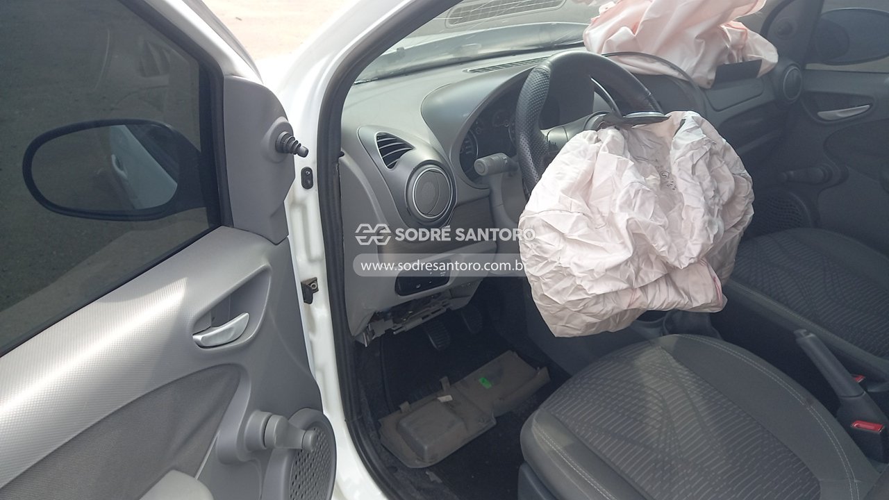 Fiat Palio Attractiv 1.0 - 2014/2014 — foto 6 de 12