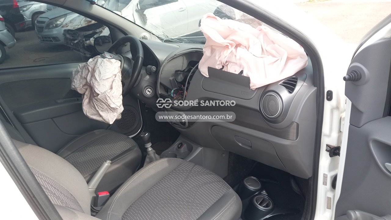 Fiat Palio Attractiv 1.0 - 2014/2014 — foto 7 de 12