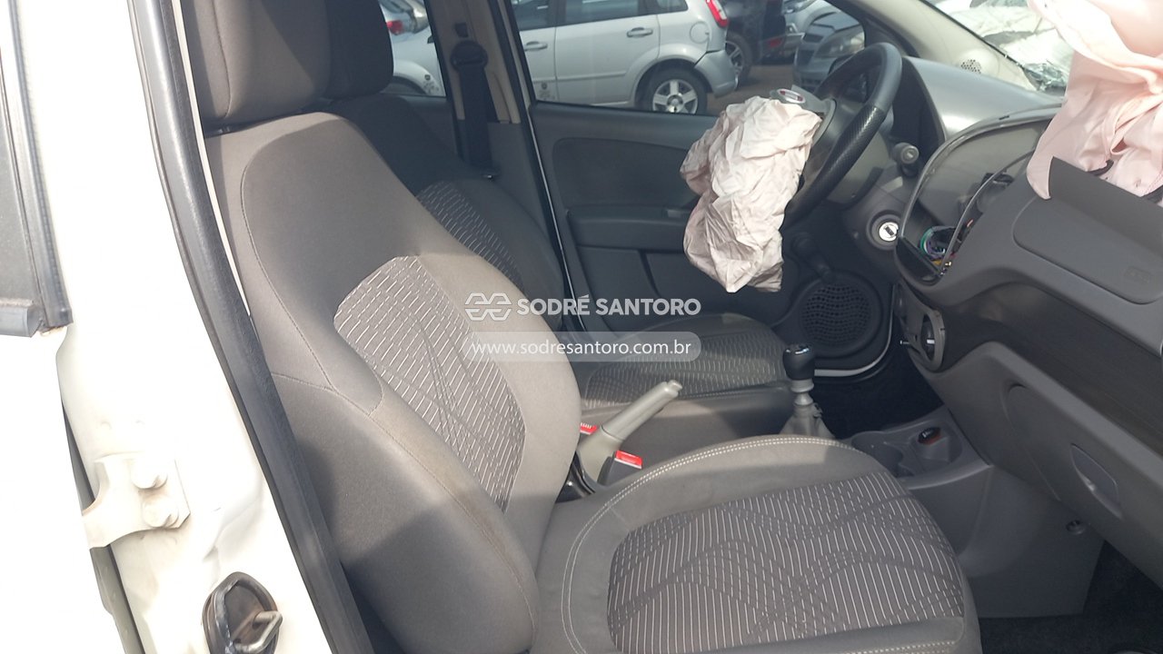 Fiat Palio Attractiv 1.0 - 2014/2014 — foto 8 de 12