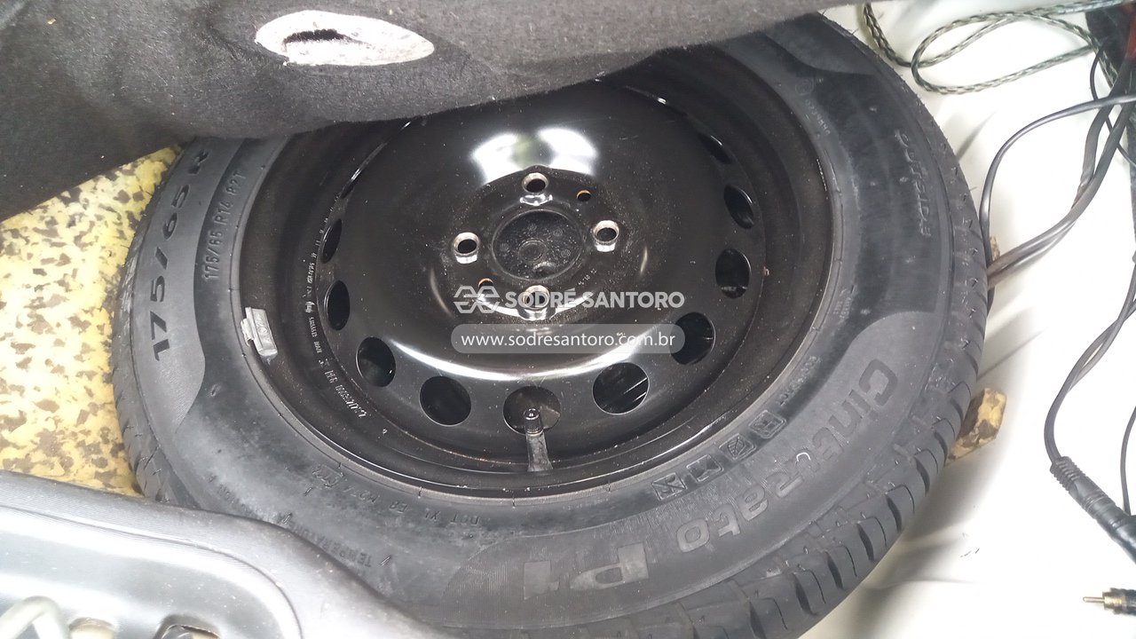 Fiat Palio Attractiv 1.0 - 2014/2014 — foto 9 de 12