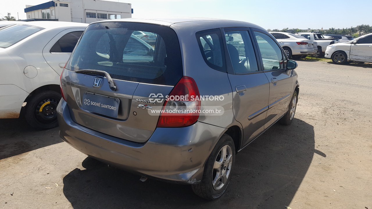 Honda Fit LX - 2006/2007 — foto 4 de 12