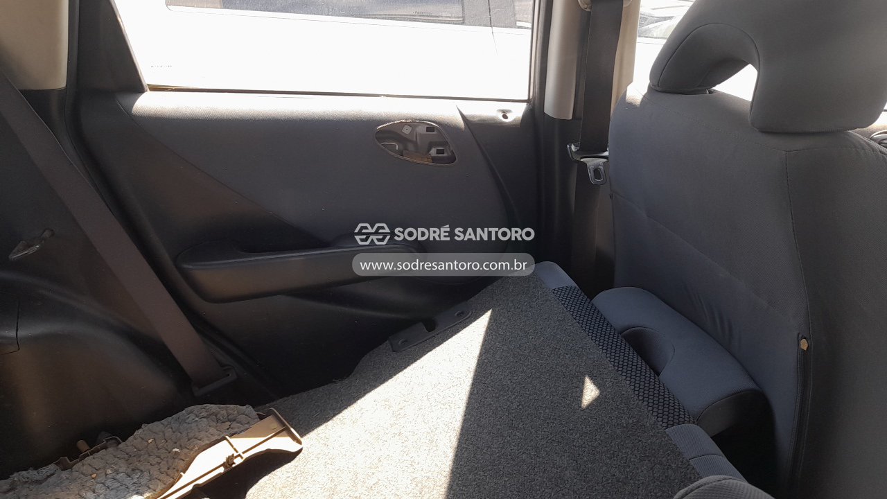 Honda Fit LX - 2006/2007 — foto 11 de 12