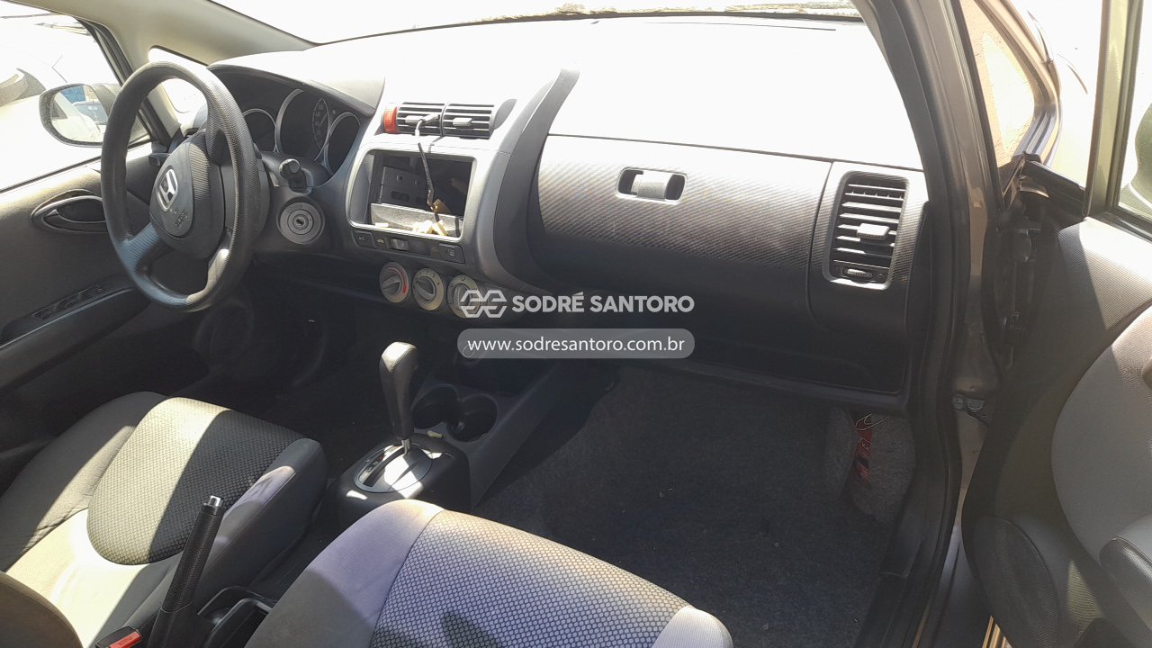 Honda Fit LX - 2006/2007 — foto 7 de 12