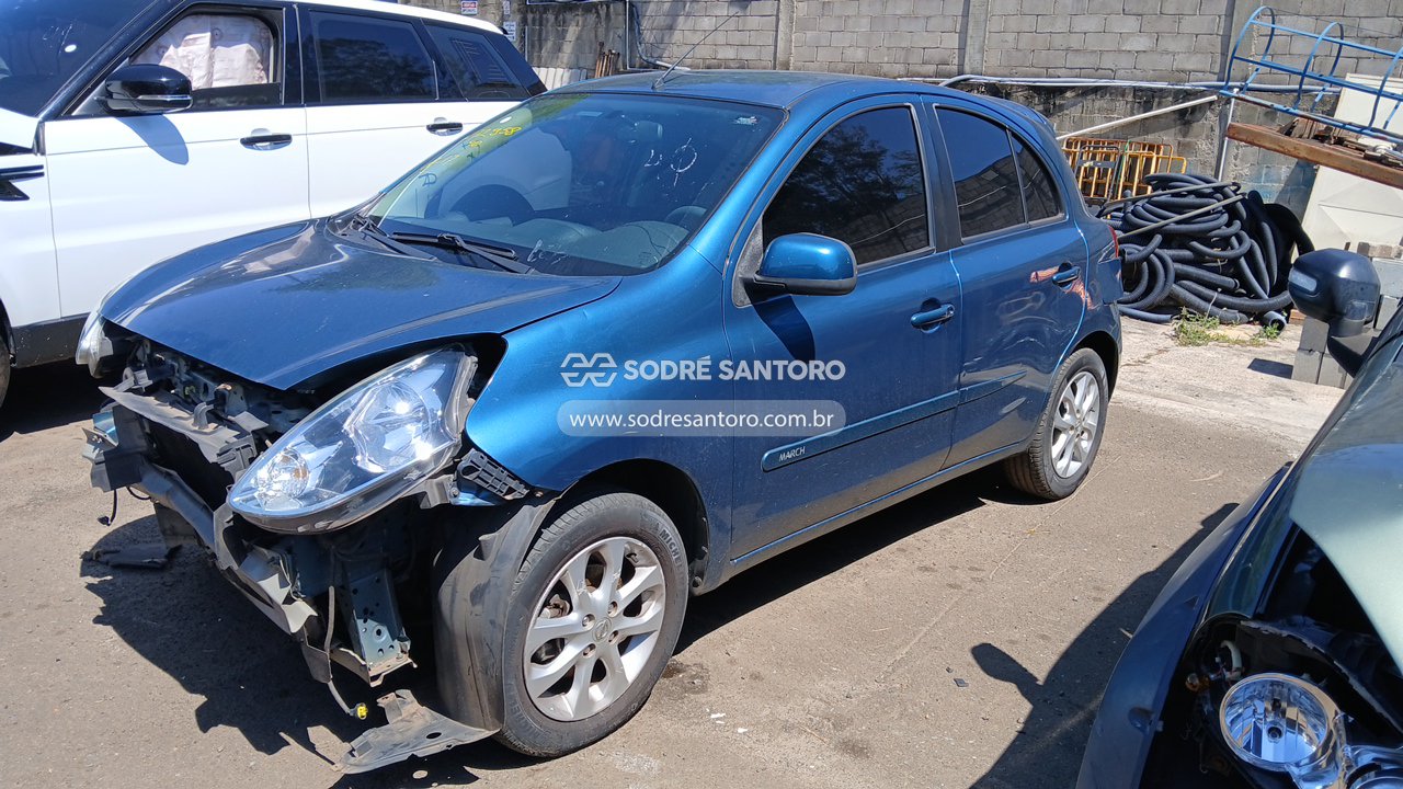 Nissan March 10sv - 2014/2015 — foto 3 de 10