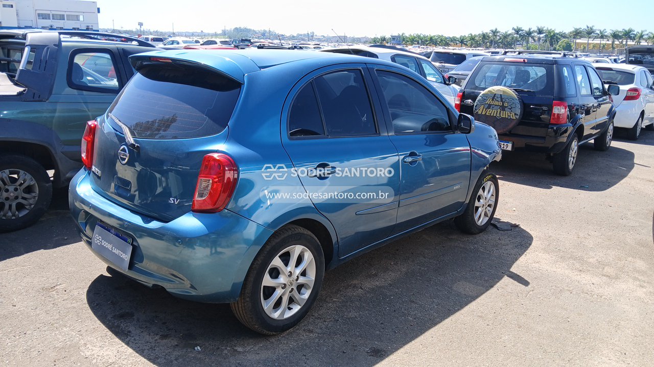 Nissan March 10sv - 2014/2015 — foto 4 de 10