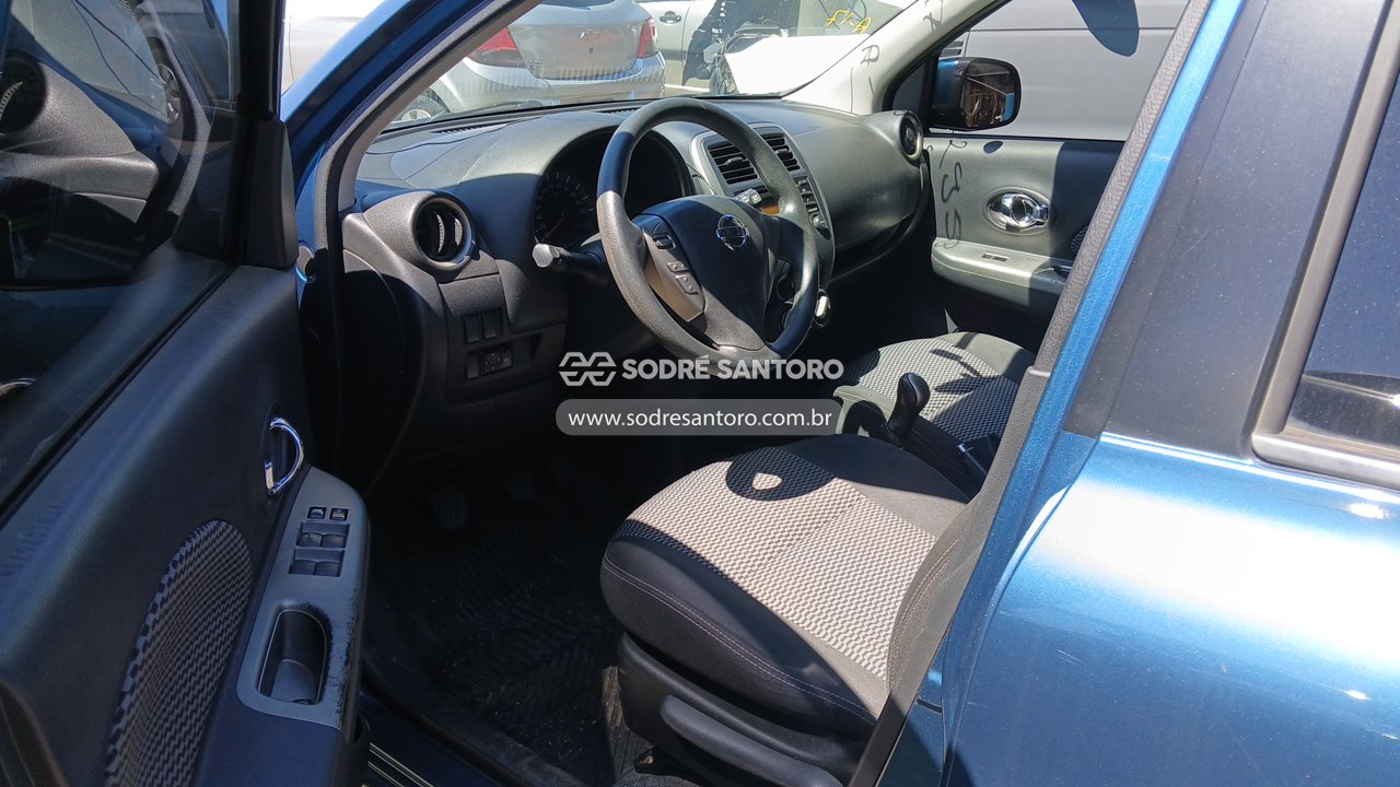 Nissan March 10sv - 2014/2015 — foto 6 de 10