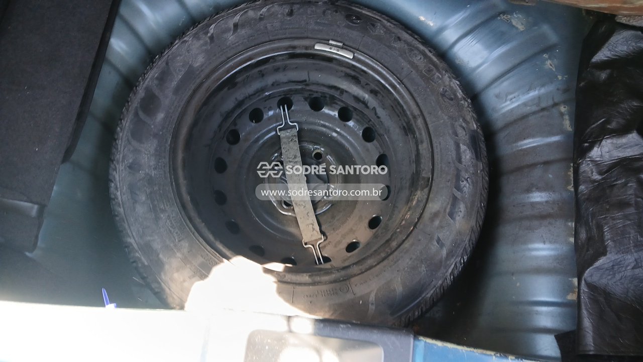 Nissan March 10sv - 2014/2015 — foto 9 de 10