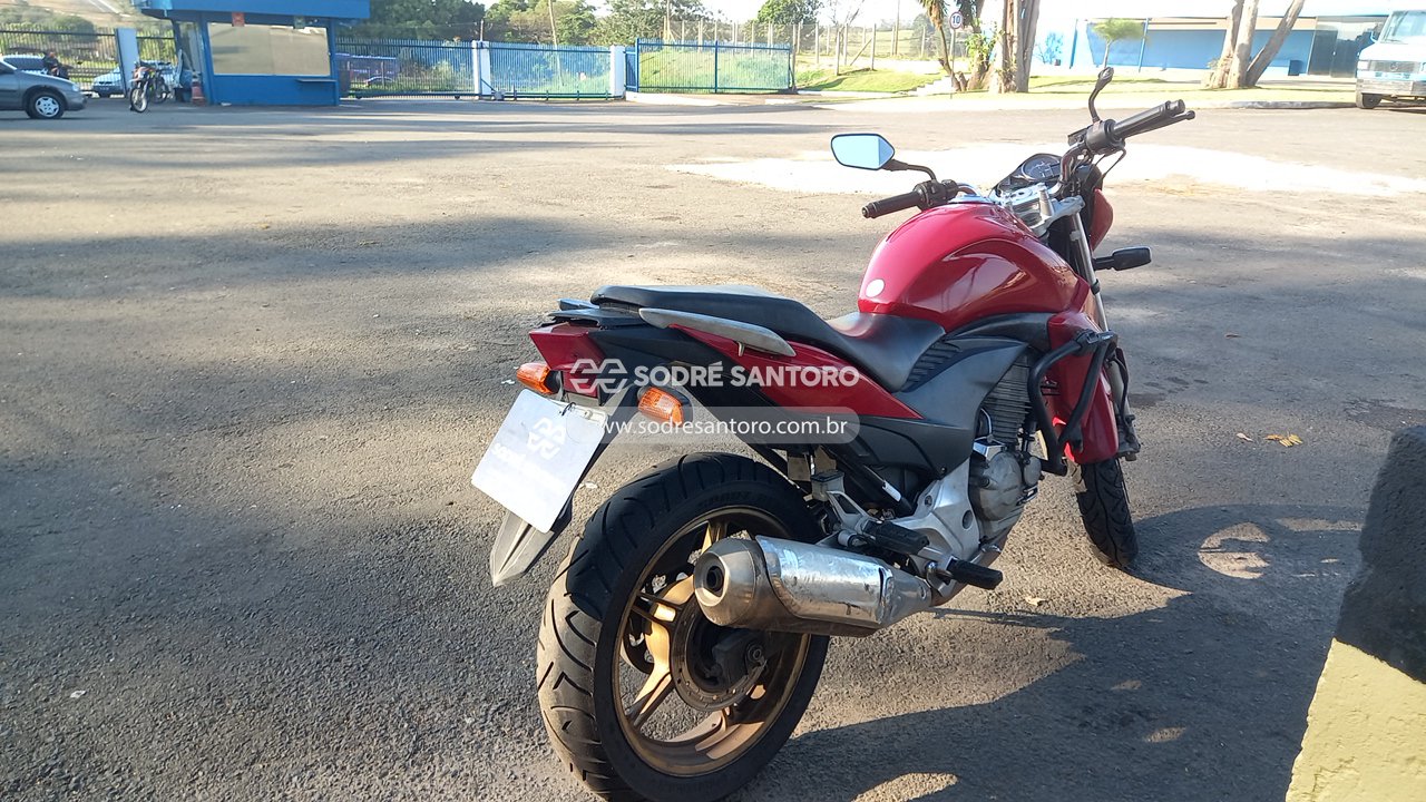 Honda CB 300r - 2015/2015 — foto 4 de 12