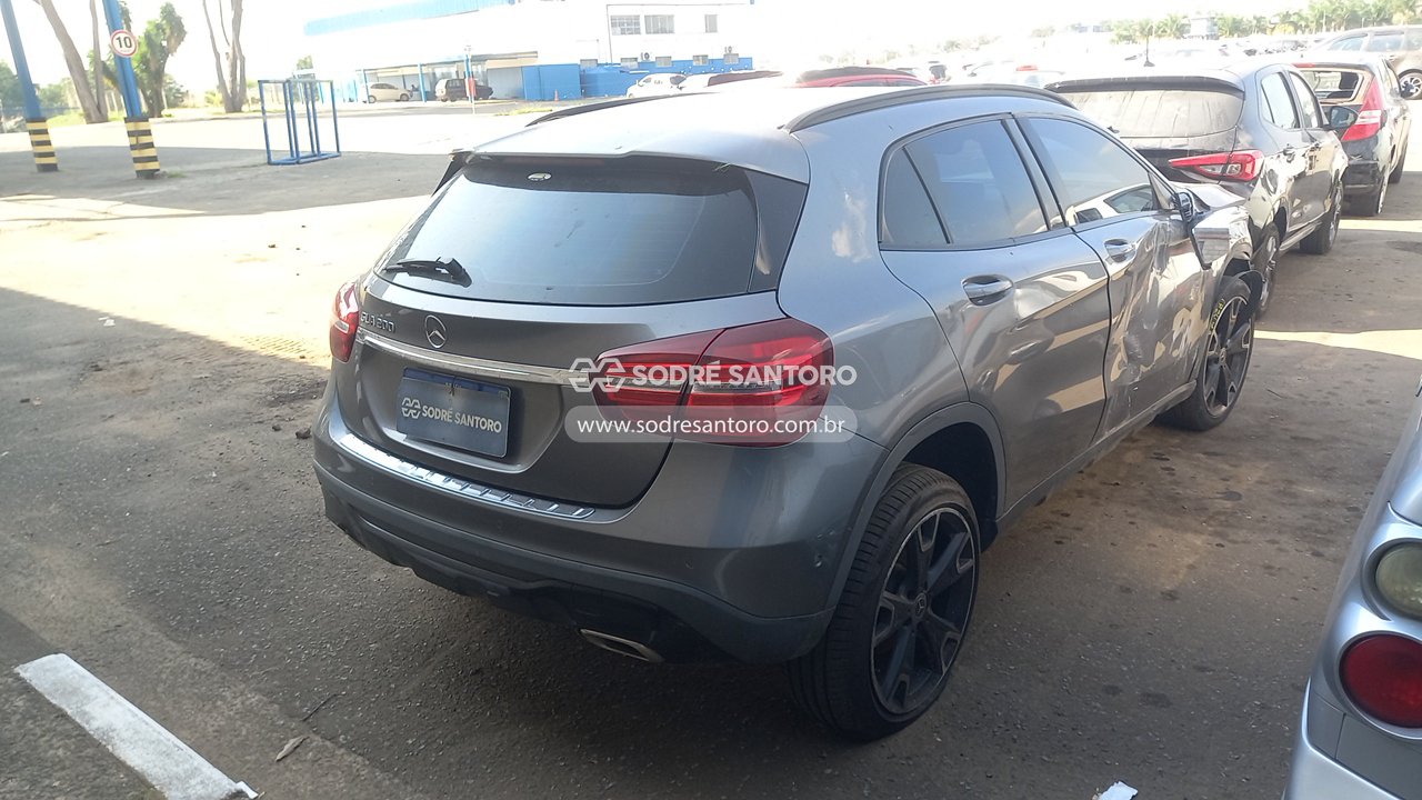 Mercedes-benz Gla 200 FF - 2018/2019 — foto 4 de 12