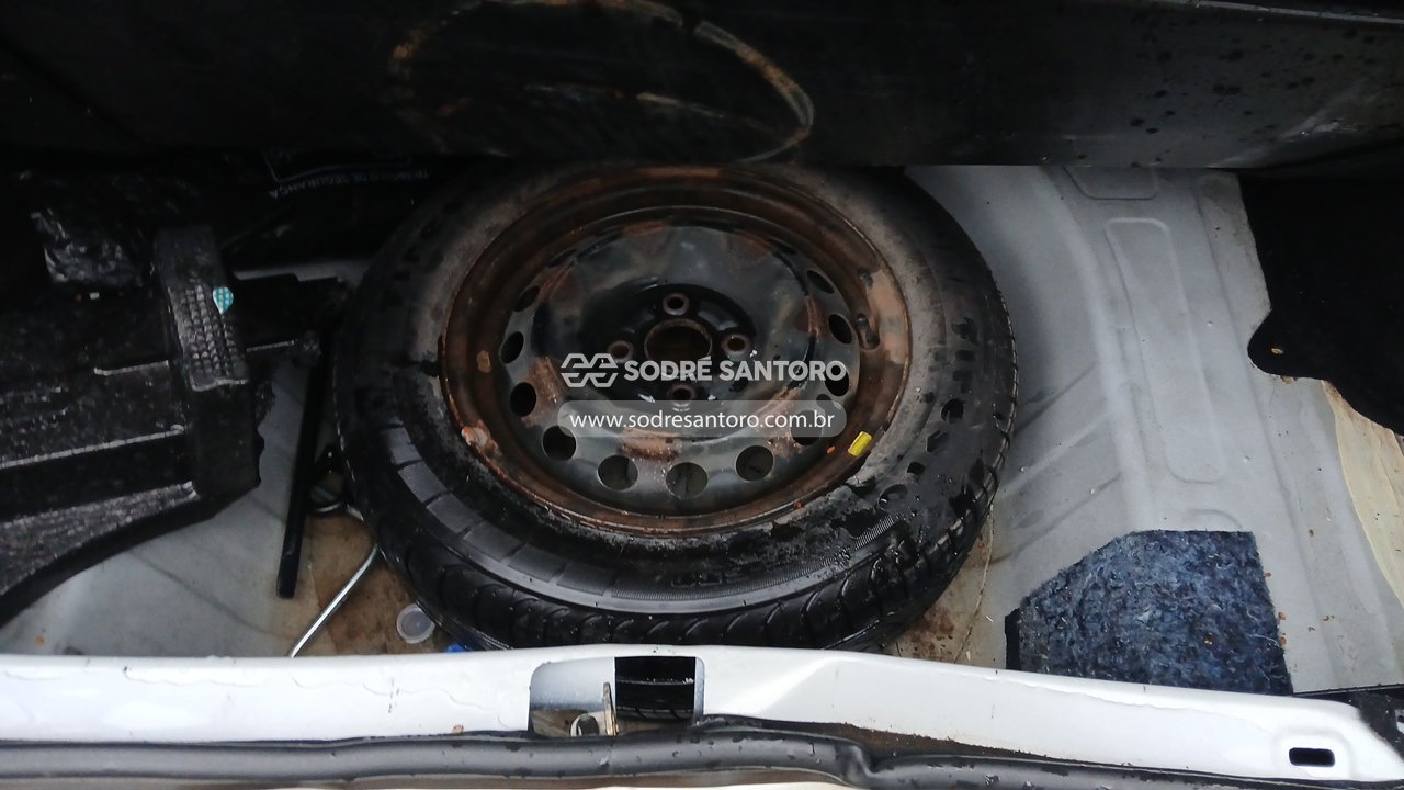 Toyota Etios SD XS - 2015/2016 — foto 9 de 11