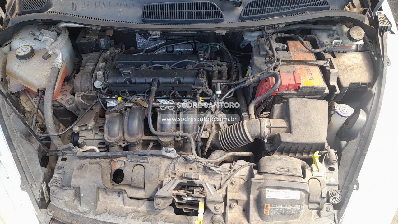 Ford Fiesta HA 1.6l TI A - 2014/2015 — foto 5 de 12