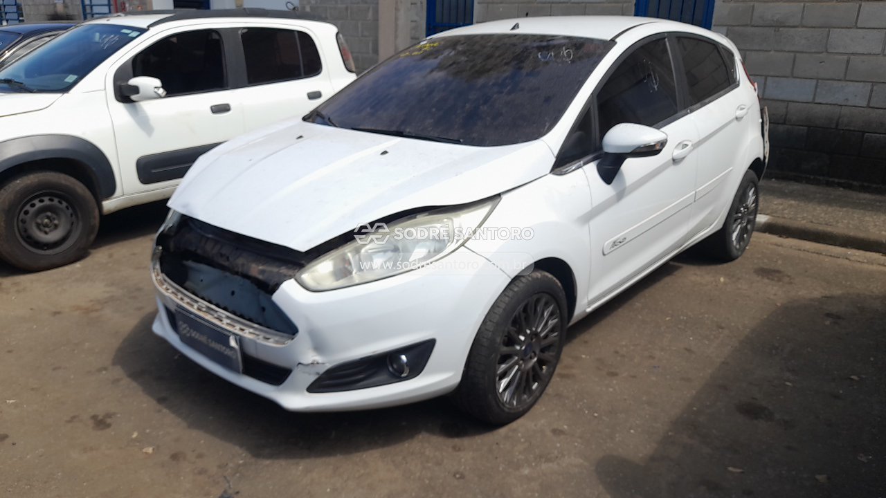 Ford Fiesta HA 1.6l TI A - 2014/2015 — foto 3 de 12