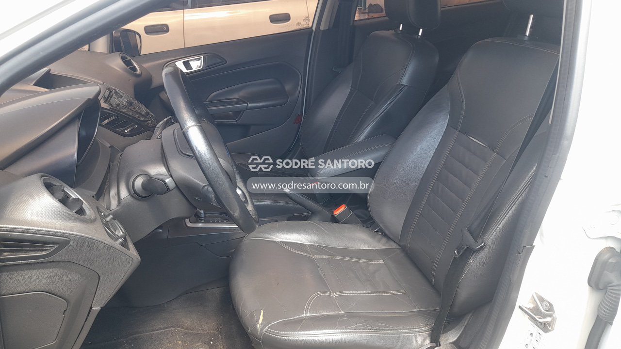 Ford Fiesta HA 1.6l TI A - 2014/2015 — foto 8 de 12
