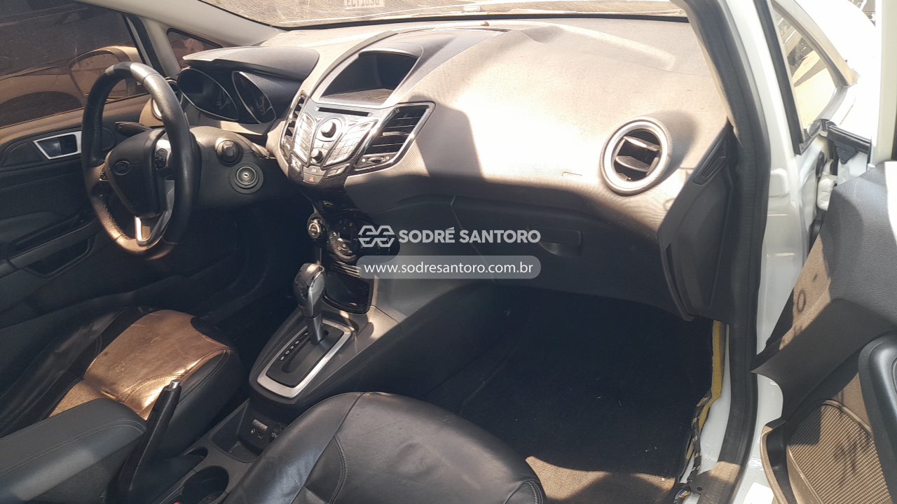 Ford Fiesta HA 1.6l TI A - 2014/2015 — foto 7 de 12
