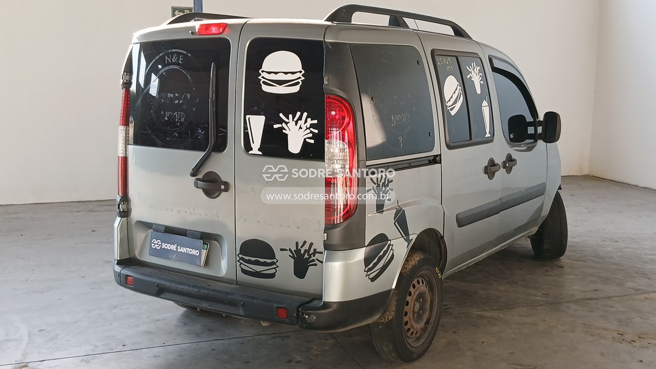 Fiat Doblo Essence 1.8 - 2015/2016 — foto 4 de 12