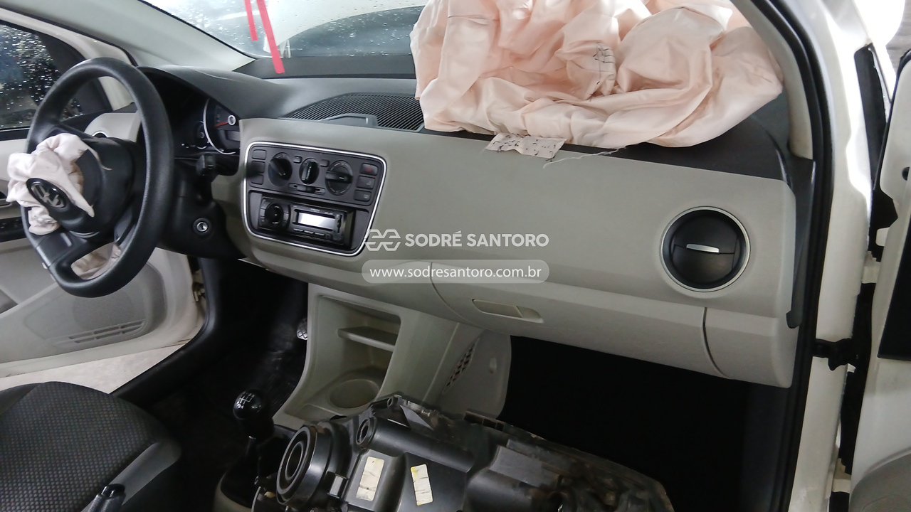Volkswagen UP Move MA - 2014/2015 — foto 8 de 12