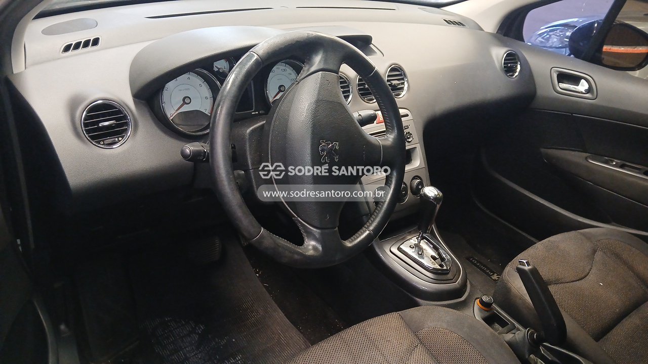 Peugeot 408 Allure - 2011/2012 — foto 6 de 9