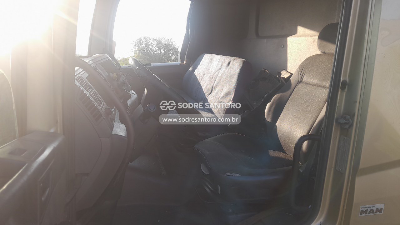 Volkswagen 24.280 Crm 6x2 - 2012/2013 — foto 9 de 12