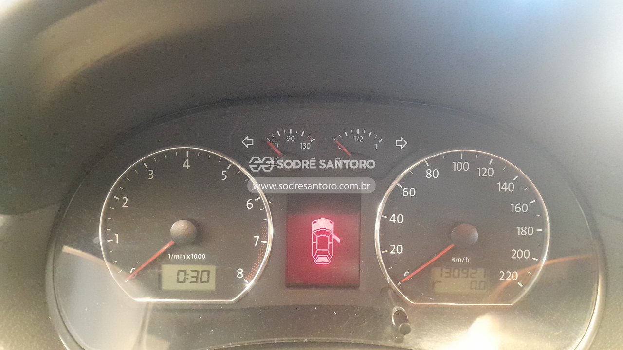 Volkswagen Polo Sedan 1.6 - 2014/2014 — foto 7 de 12