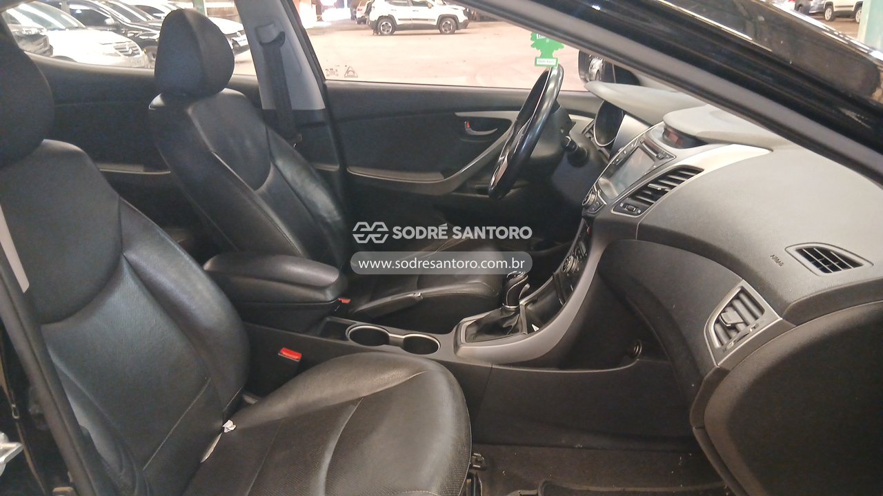 Hyundai Elantra - 2014/2015 — foto 8 de 10