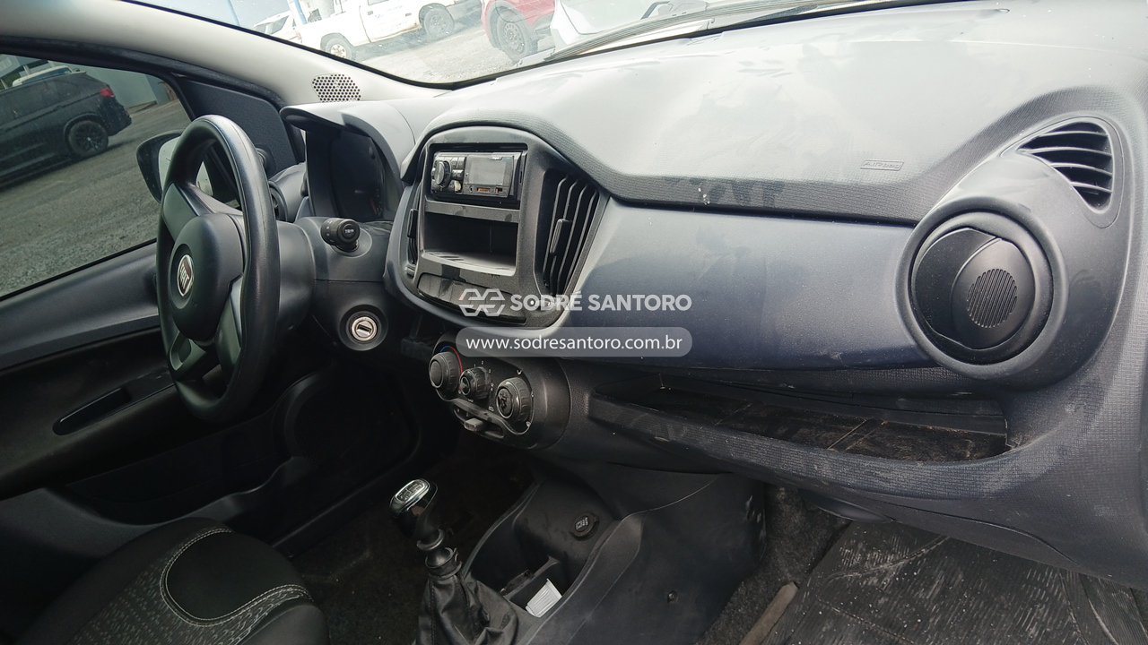 Fiat Uno Attractive 1.0 - 2020/2021 — foto 7 de 8