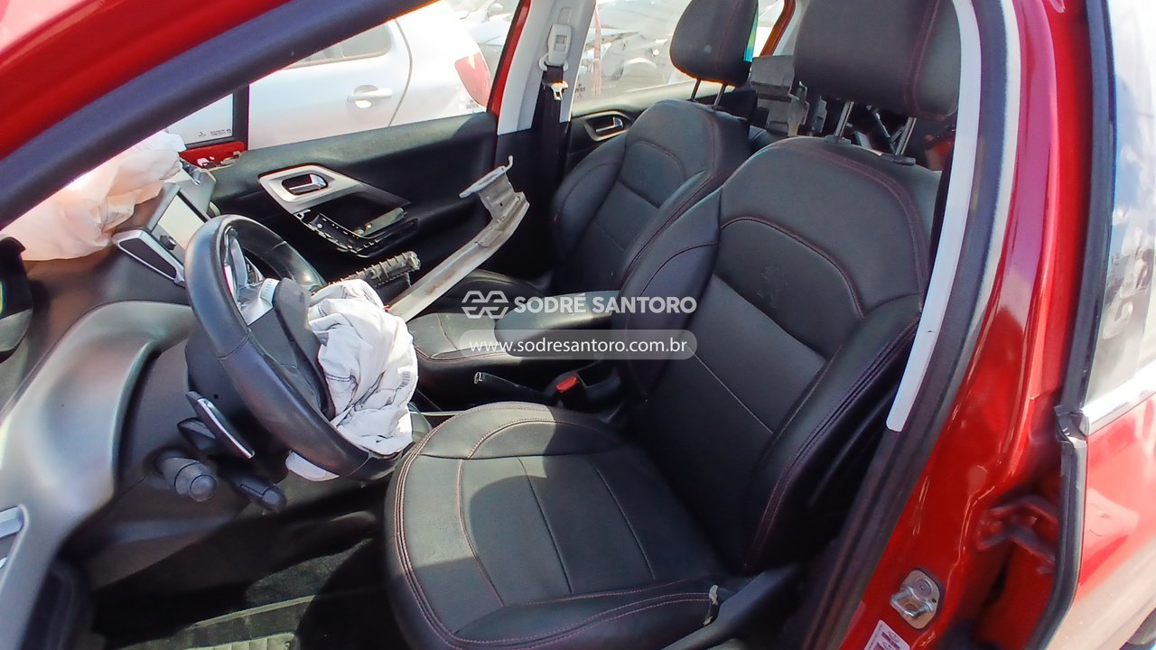 Peugeot 208 Griffe AT - 2017/2017 — foto 8 de 12