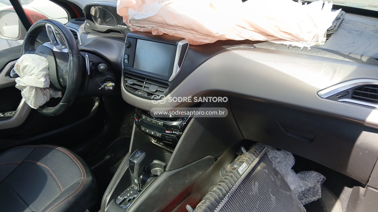 Peugeot 208 Griffe AT - 2017/2017 — foto 7 de 12