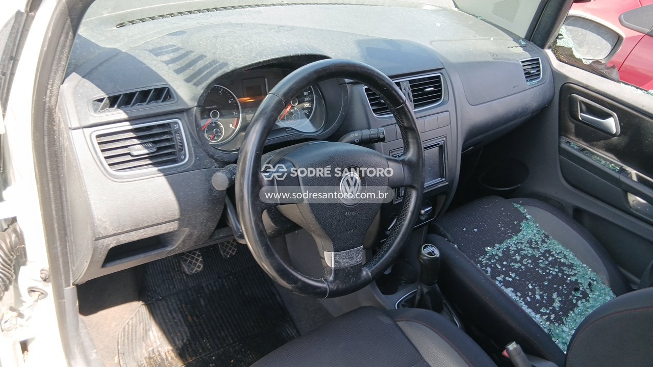 Volkswagen Fox 1.6 Prime - 2011/2012 — foto 6 de 12